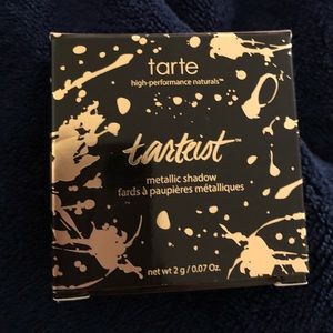 Tarte “Tarteist” metallic shadow in Poker Face